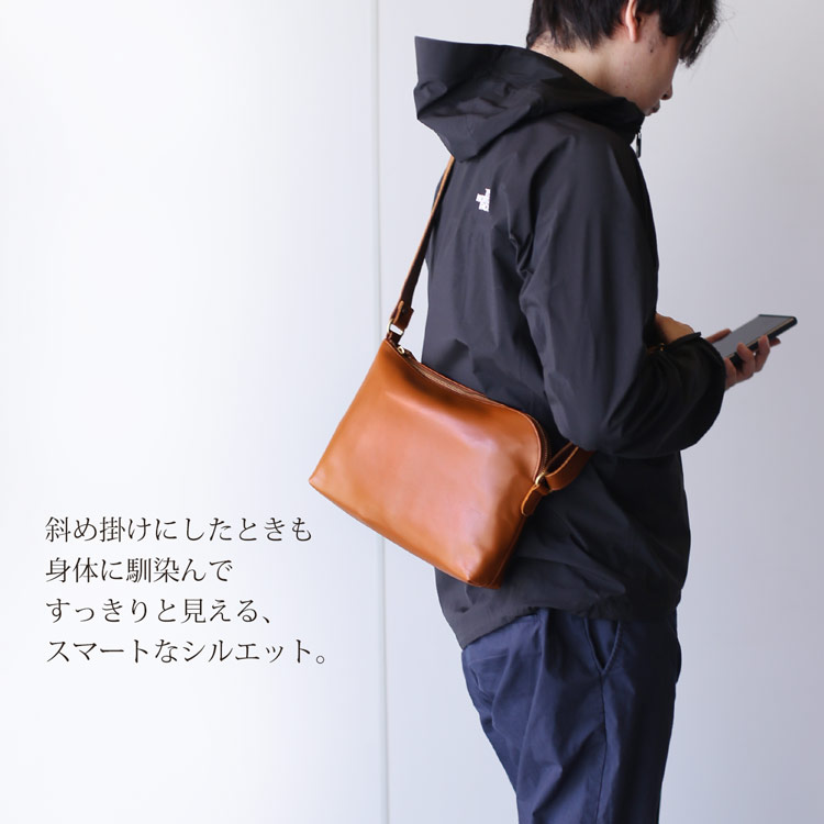 ショルダーバッグ 斜めがけ スマート レザーサコッシュ