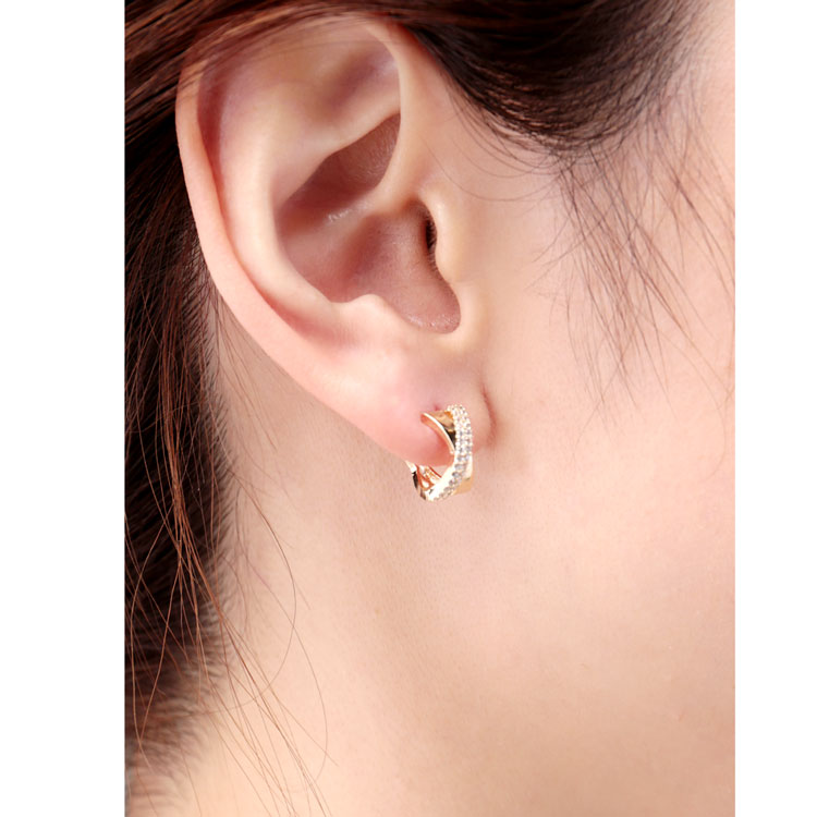 クロス ライン フープ ピアス