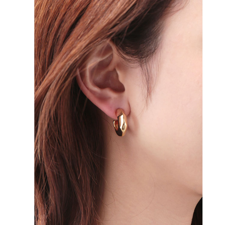 バンピー フープ キャッチ ピアス