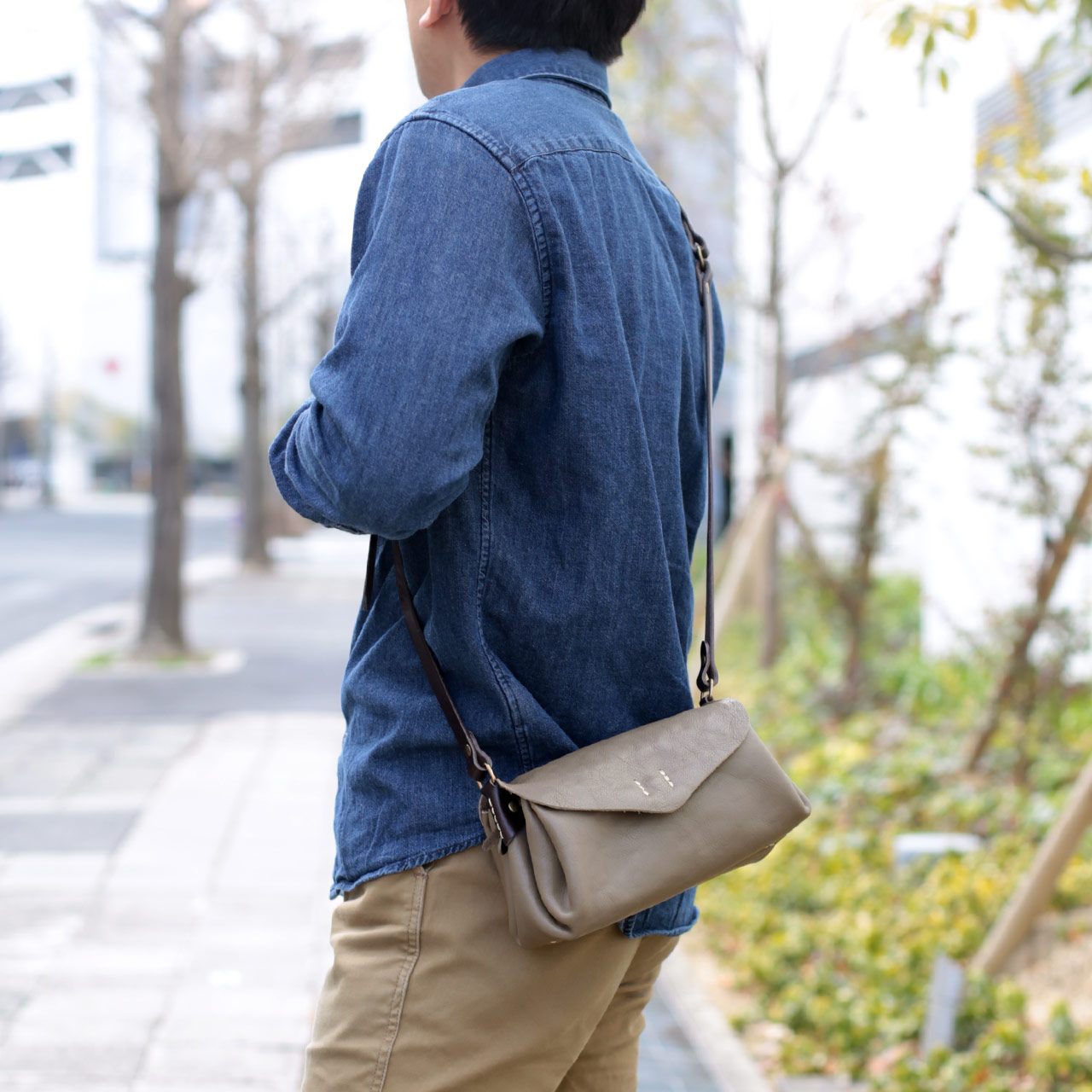 アレンヌ 本革 ショルダーバッグ