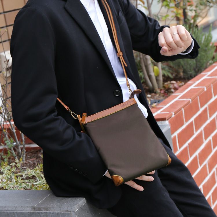 HALEINE ナイロン ヌメ革 サコッシュ 日本製 4FB 【名入れ 別途購入で