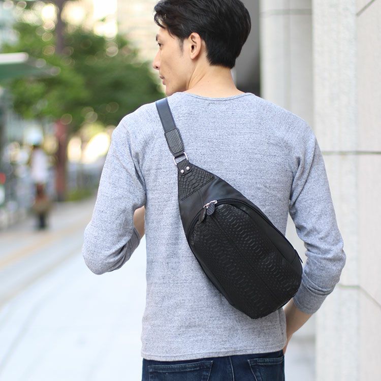 【hinoryukai】ヘッドポーター パイソン 蛇柄 ボディバッグ HEADPORTERのフリマアイテム一覧