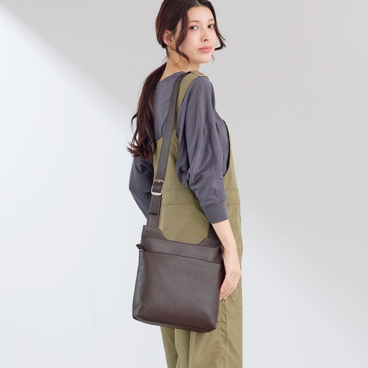 ドラマ衣裳協力品】Jamale 本革 ショルダーバッグ 日本製 4FB