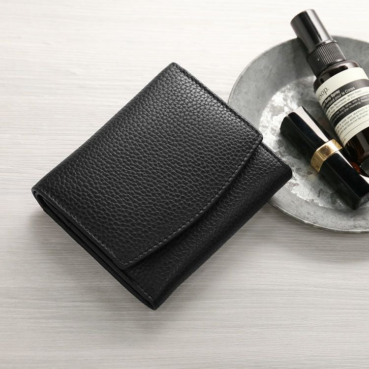 Mia Borsa 本革の風合いを楽しむ、使いやすさにこだわった二つ折り財布