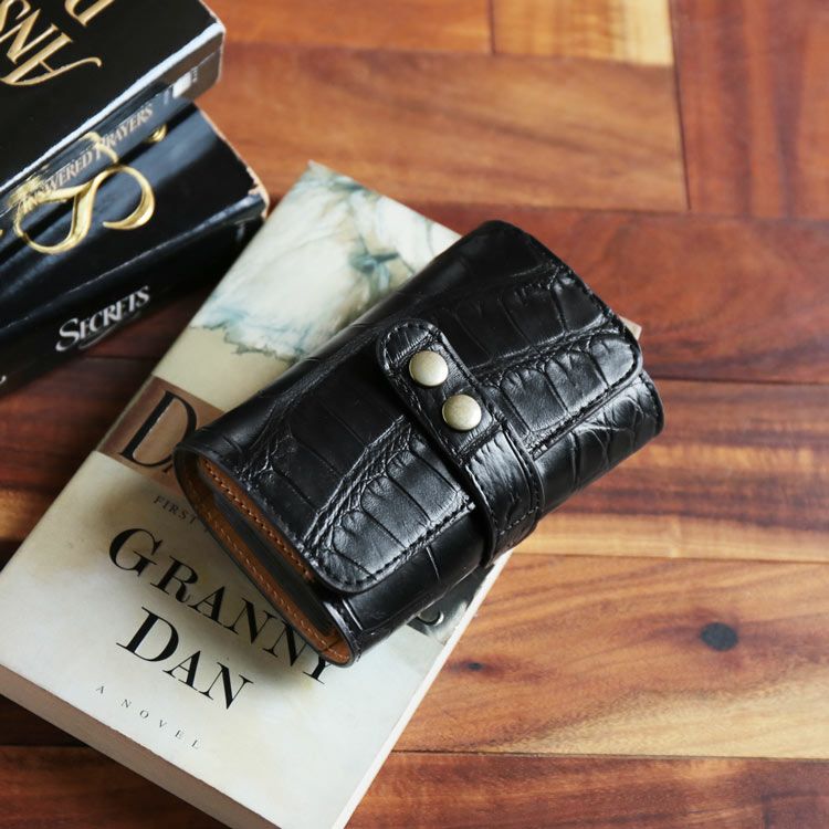 クロコダイル カードケース レディース じゃばら マット加工 大容量