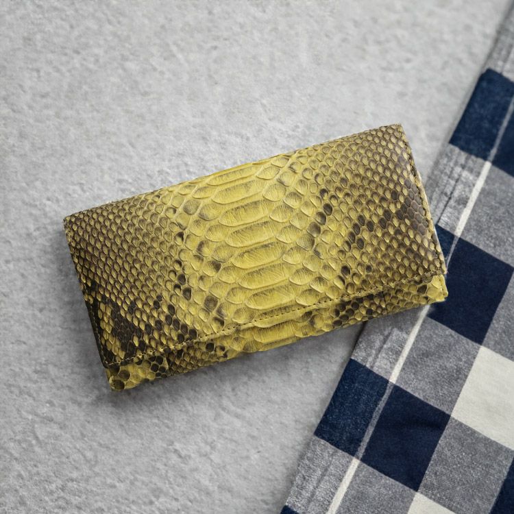ダイヤモンドパイソン 長財布♡金運up ダイヤモンド パイソン 長財布 レディース かぶせ 本革 4FA