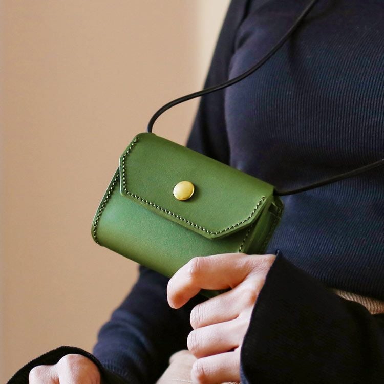 モンクレール　ネックウォレット カーフレザー財布 緑 名入れ 別途購入で可能】Jamale ネックウォレット